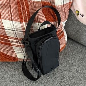 lululemon athletica Black Belt Bag